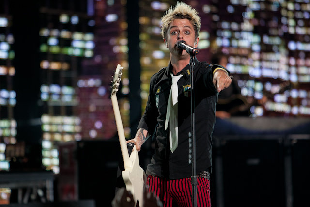 billie joe armstrong saggy pants