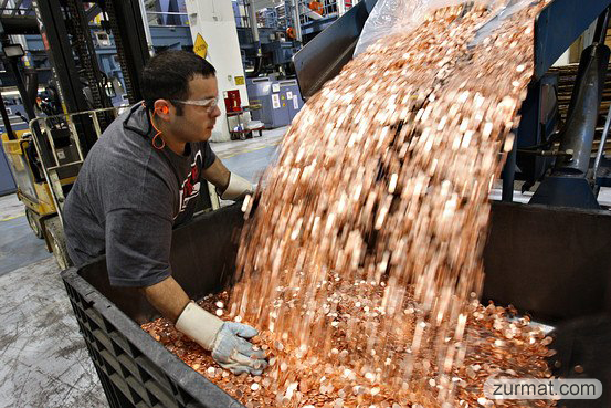 samsung pays apple 1 billion sending 30 trucks full of 5 cents coins